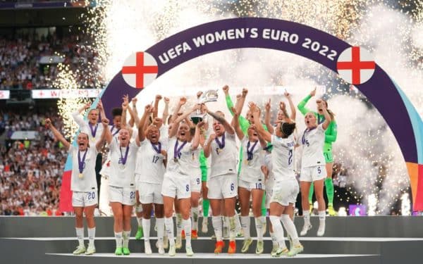 London, England, July 31st 2022: Players of England lift the winners trophy and celebrate their victory (with medals) during the UEFA Womens Euro 2022 Final football match between England and Germany at Wembley Stadium, England.
