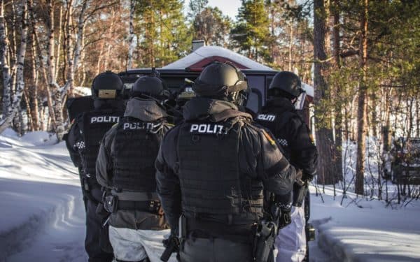 Norwegian police during an excercise at the norwegian-russian border.