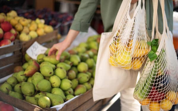 Fruit shopping amid inflation
