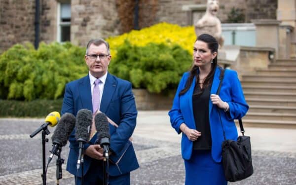 Former Democratic Unionist Party (DUP) leader Sir Jeffrey Donaldson and deputy First Minister of Northern Ireland Emma Little-Pengelly at Stormont (via PA Images / Alamy)
