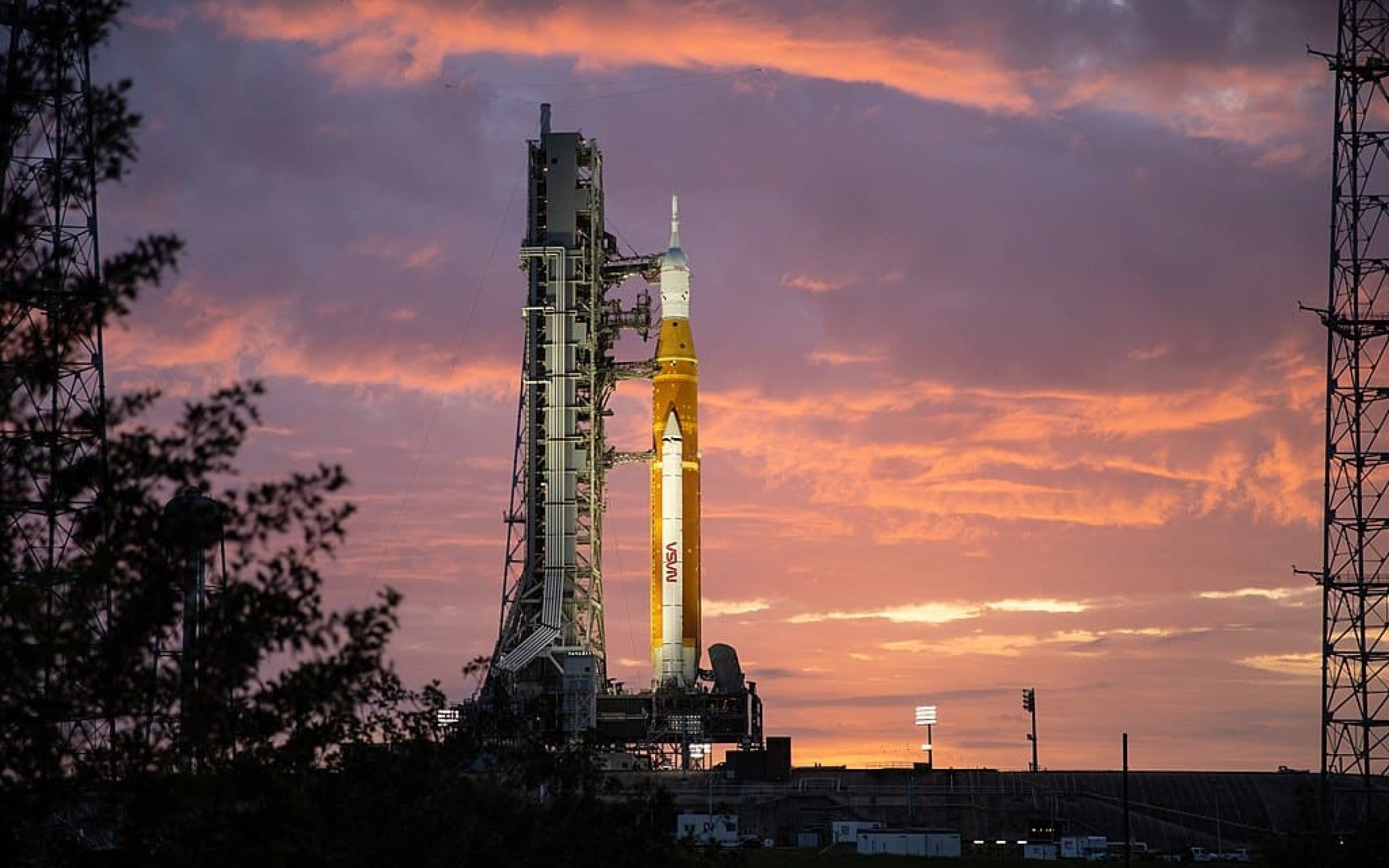 Artemis I Space Launch System and Orion spacecraft at NASA’s Kennedy Space Center, Florida (NASA/Ben Smegelsky)