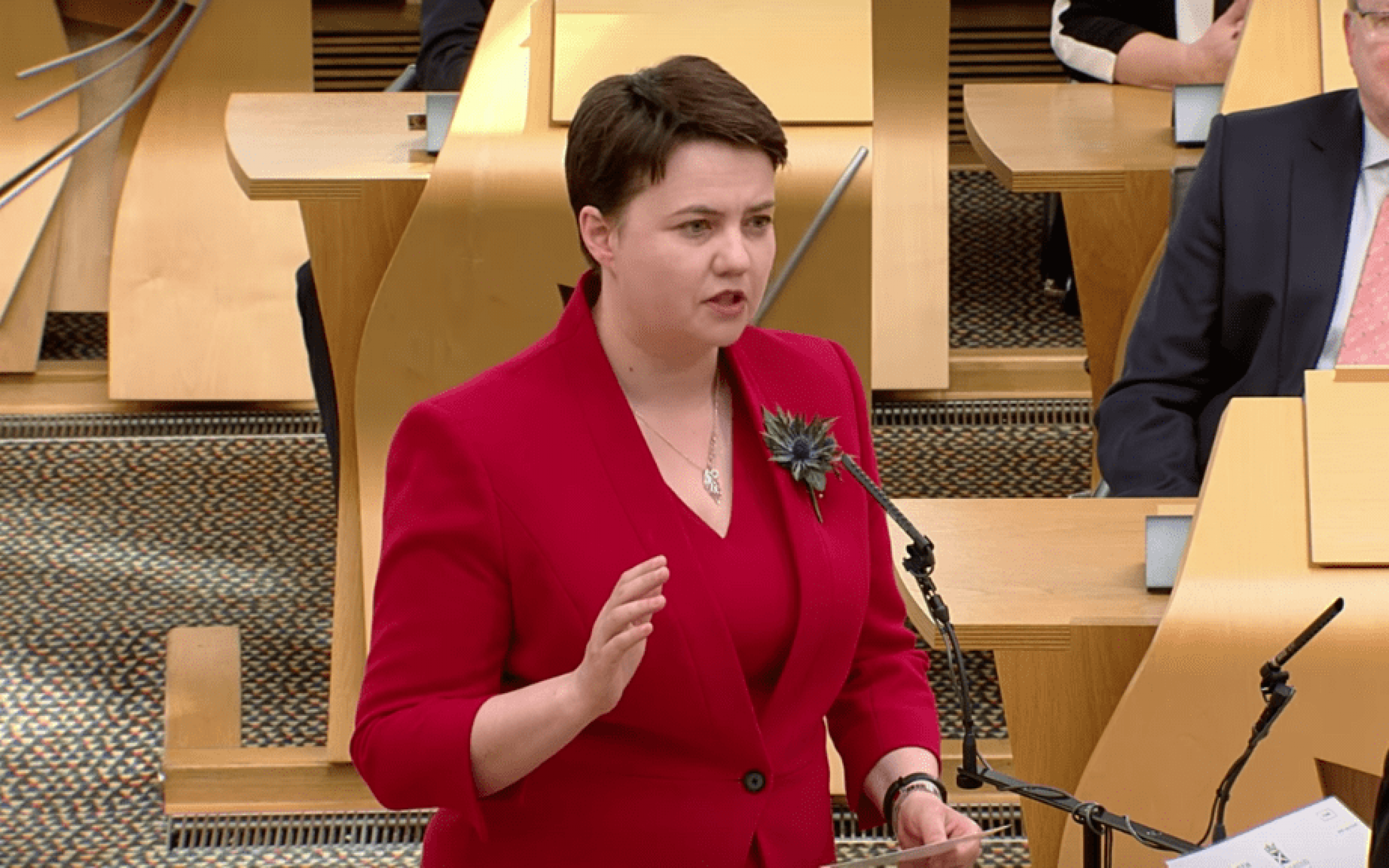 https://upload.wikimedia.org/wikipedia/commons/b/ba/Ruth_Davidson_parliamentary_oath_2016.png
