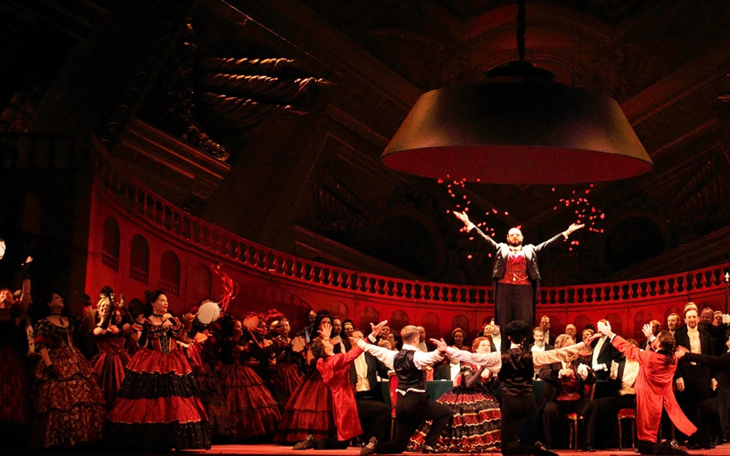 Verdi's La traviata at the Royal Opera House (via ROH)