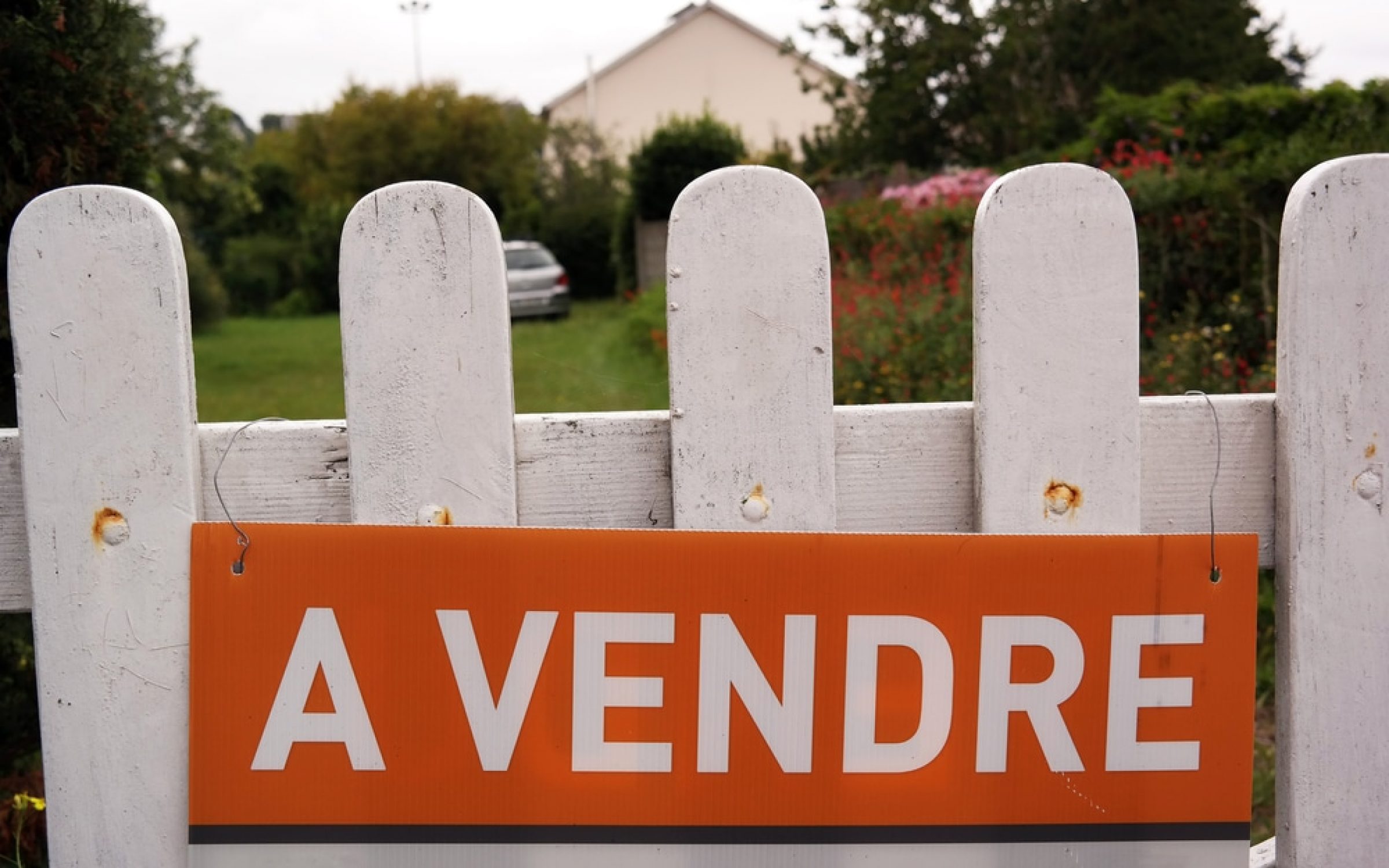 French real estate, house in Brittany with for sale sign