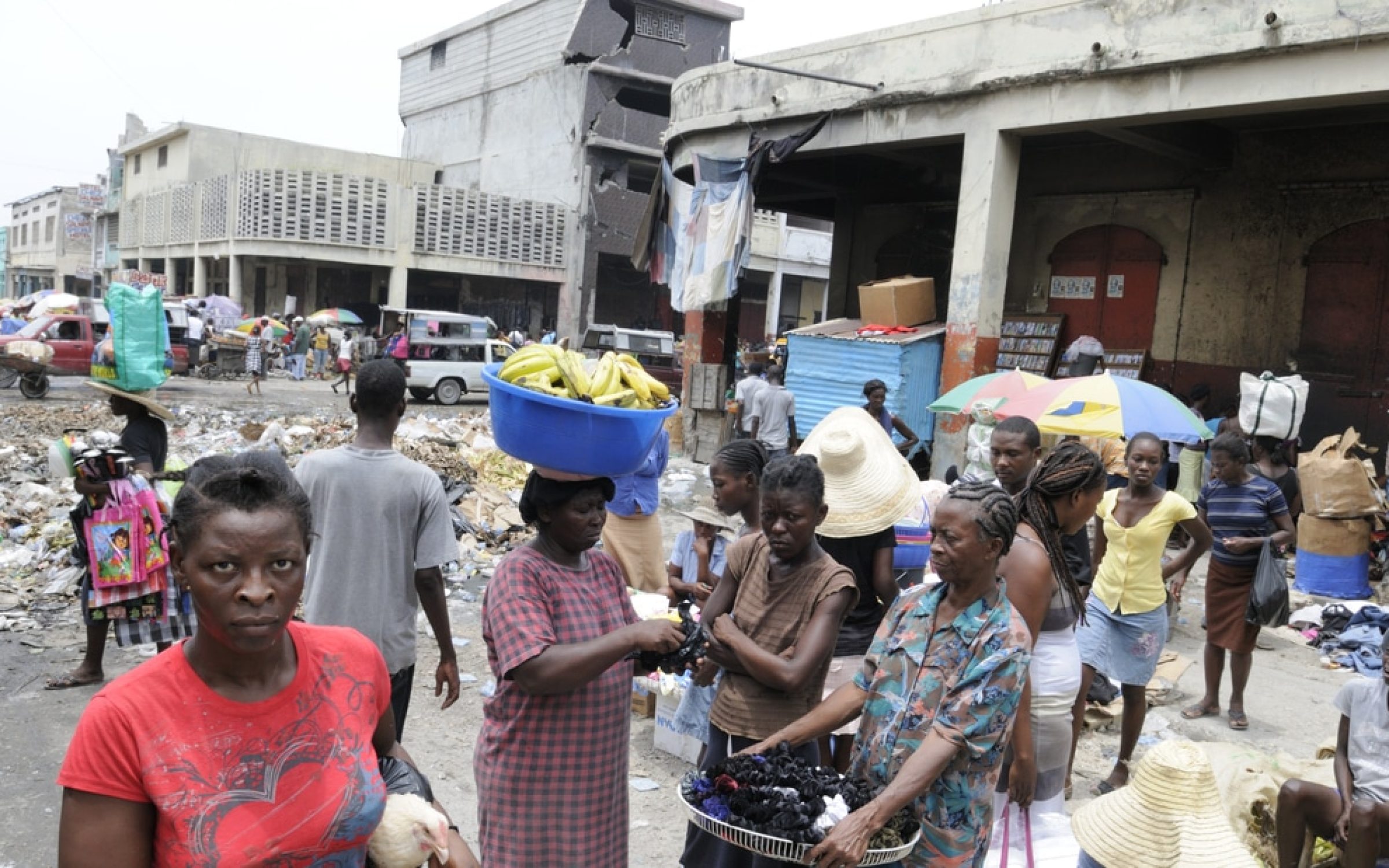 Vendors on the streets of Port-Au-Prince, Haiti (via Arindam Banerjee/ Shutterstock)